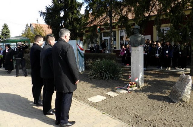 2017. március 15. 17